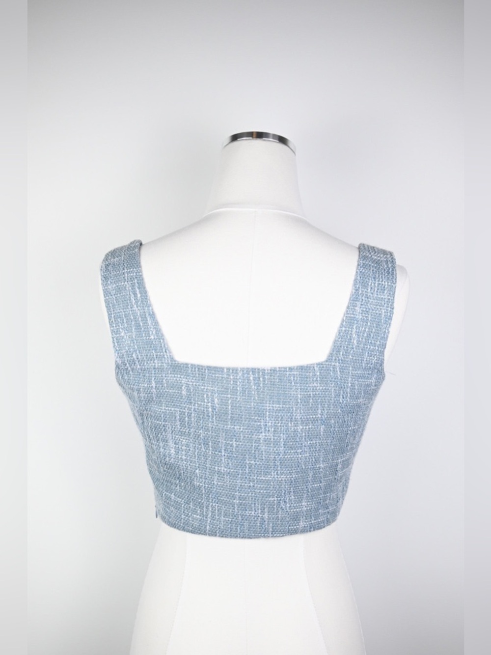 Lulu's Crop Top - Picture 2 of 6
